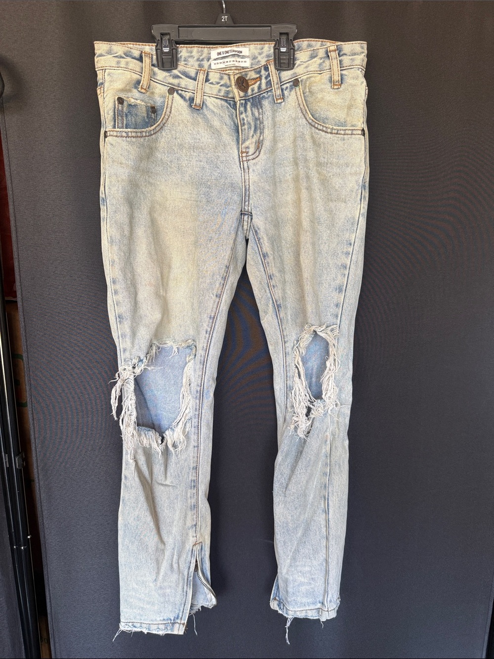 One Teaspoon Light Wash Distressed Knee-Rip Jeans